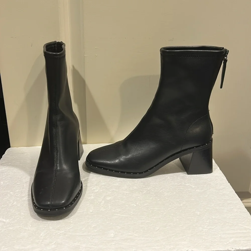 NWT Open Edit slant Block Heel embellish upper sole/zip ankle Boots size 6 black